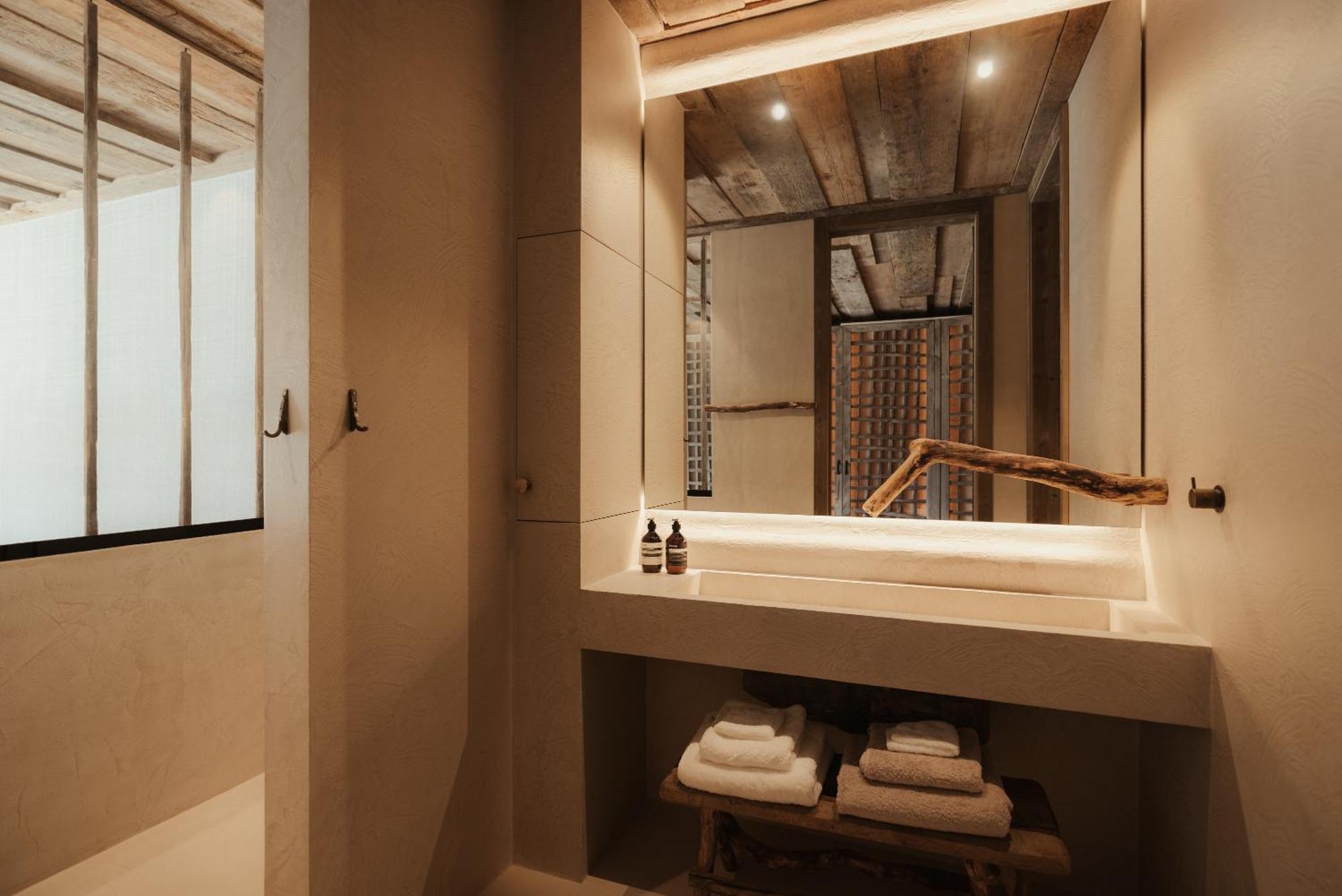 Eriro Hotel Ервалд Екстериор снимка