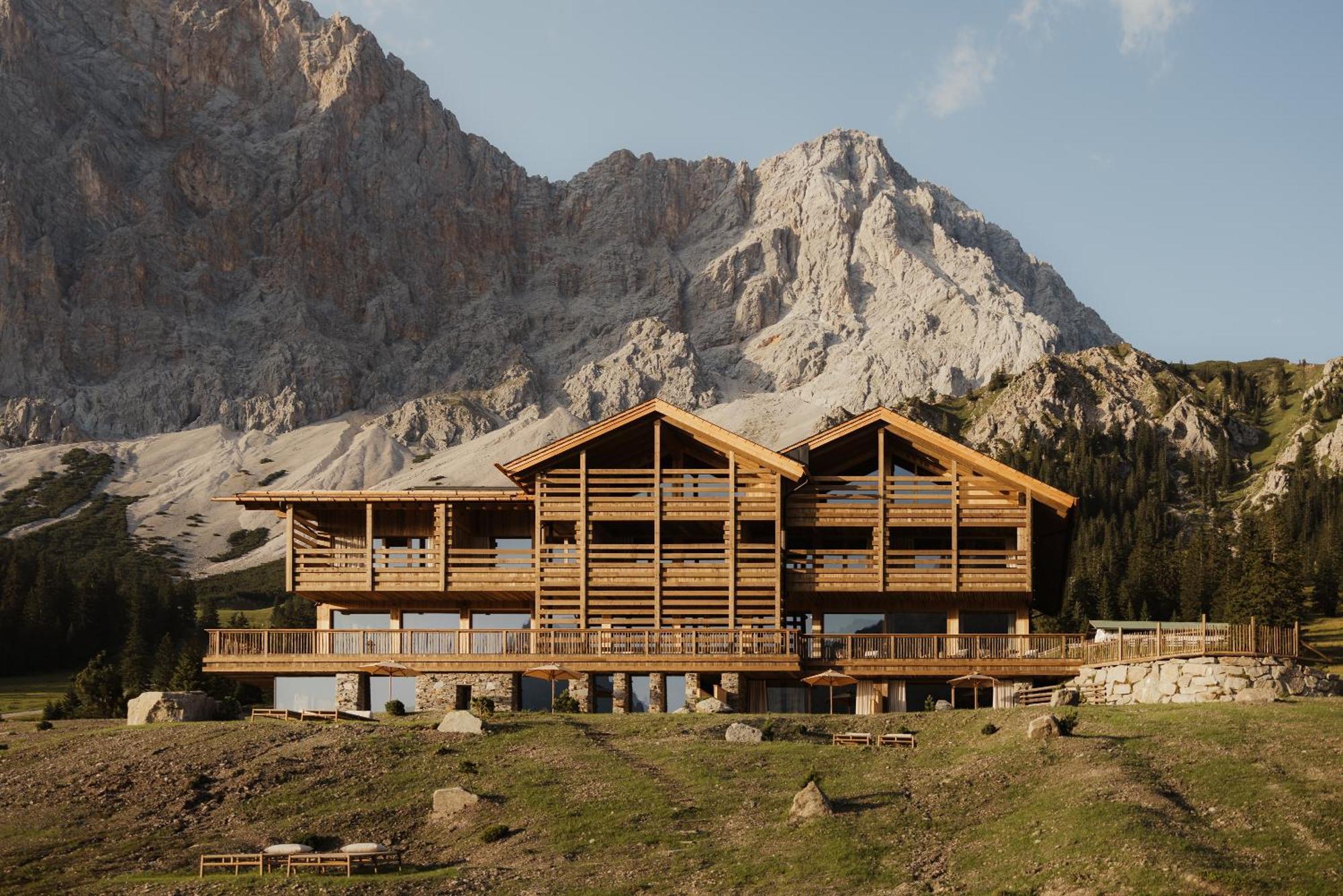 Eriro Hotel Ервалд Екстериор снимка